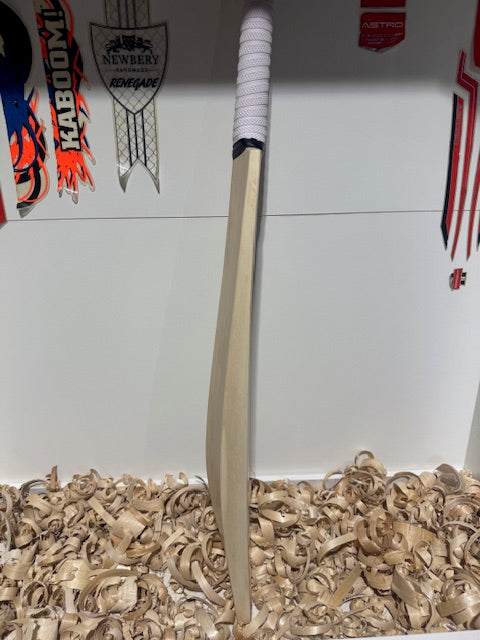 BTS Small Adult Cricket Bat