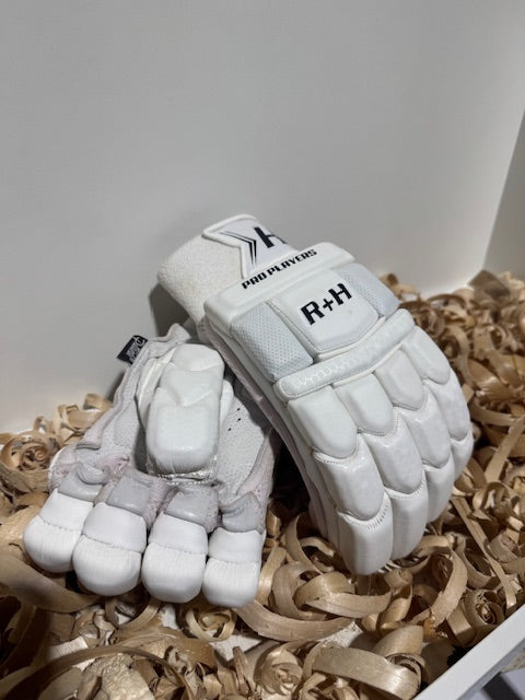 R+H Pro Players Batting Gloves